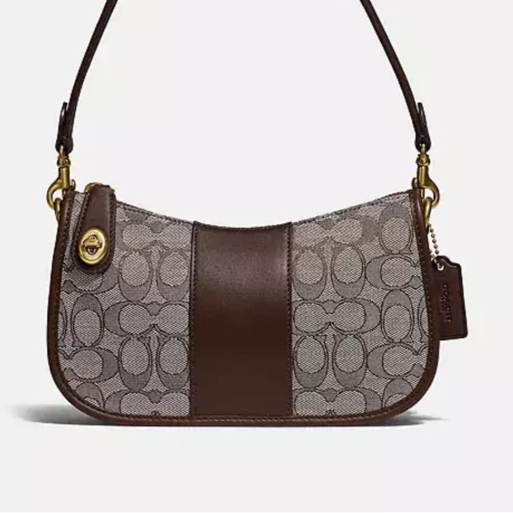 Coach Swinger Bag In Signature Jacquard